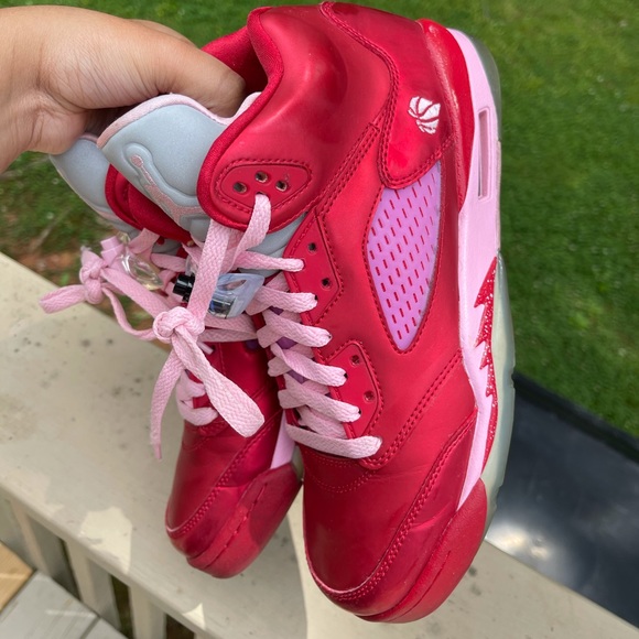 Valentine’s Day Jordan 5s 6.5Y - Picture 2 of 5